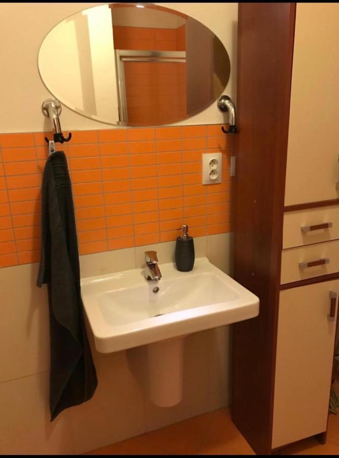 Utulny Apartman Triangel 50M Od Lyziarskeho Vleku Zahradky Donovaly Exterior photo